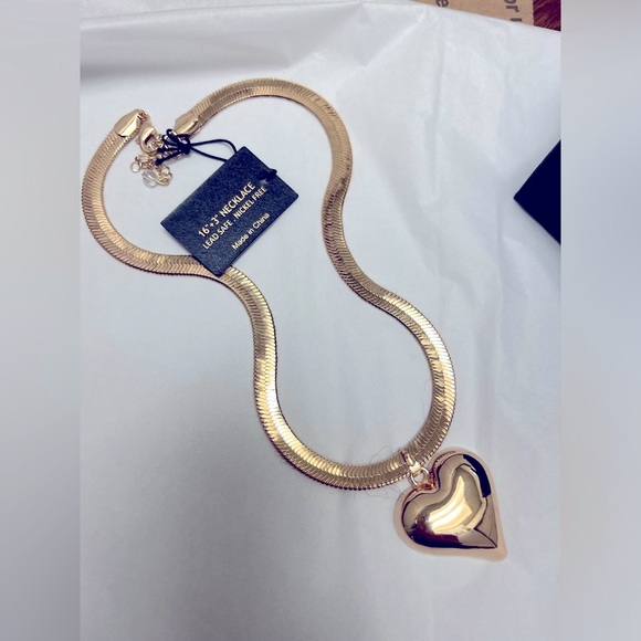 NWT ⚜️💛⚜️ House of Harlow 1960 golden tone heart pendant Necklace - Picture 3 of 14